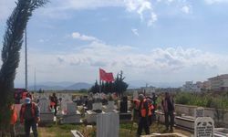 Mezarlıkta bayram temizliği yapıldı