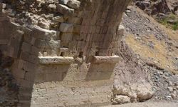 Kaymakam Güngör, tarihi Pisyar Köprüsünde incelemelerde bulundu