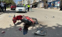 Otomobille çarpışan motosikletin sürücüsü yaralandı