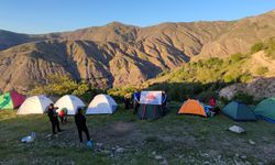 Dağcılar "Gençlik Haftası" kapsamında Mereto Dağı'na tırmandı