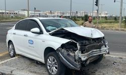 Diyarbakır'da iki otomobilin çarpıştığı kazada, 1 kişi yaralandı
