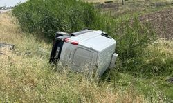 Minibüs ile çarpışan otomobildeki öğretmenlerden biri öldü, 3'ü yaralandı