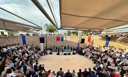 Ziyaretçiler Haidouti Orkestrası eşliğinde halay çekti