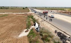 Şanlıurfa’da kum kamyonu traktör ile çarpıştı: 1’i ağır 3 yaralı