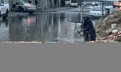 Şanlıurfa'da cadde ve sokaklar suyla kaplandı