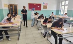 Silopi'de "Kitap Kurdu Yarışması"nda sınav yapıldı