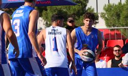 Red Bull Half Court Türkiye finali İzmir'de düzenlendi