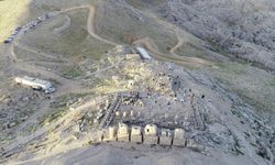 Nemrut Dağı bayramda yaklaşık 8 bin kişi ziyaret aldı