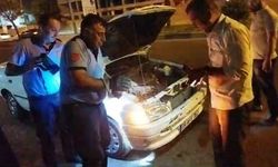 Otomobilin motoruna giren kediyi itfaiye çıkardı