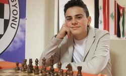 15 yaşındaki genç yıldız Ediz Gürel büyük usta Magnus Carlsen’i mat etti