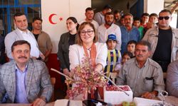 Büyükşehir Belediye Başkanı Fatma Şahin Nizip'te çiftçilerle buluştu