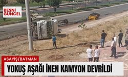 Yokuş aşağı inen kamyon devrildi