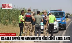 Kanala devrilen kamyonetin sürücüsü yaralandı