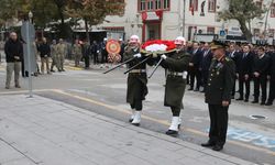 Büyük Önder Atatürk'ü anıyoruz