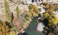 Nemrut Dağı eteklerinde sonbahar renkleri hakim oldu