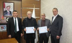Adıyaman'da 3 eğitimciye vefa şeref belgeleri takdim edildi