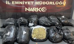 Batman'da otomobilde 11 kilo 200 gram skunk ele geçirildi