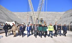 Diyarbakır Valisi Zorluoğlu, Silvan Barajı'nda inceledi