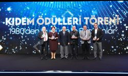 Final Eğitim Kurumları,45. yıldönümünde eğitimcilere ödül