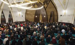 Adıyaman’da, Kadir Gecesinde eller semaya yükseldi