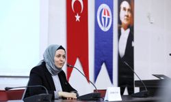 GAÜN'de "toplum, kadın ve spor" konferansı verildi