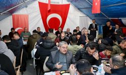 Siirt'te vatandaşlar iftar çadırında ilk iftarını yaptı