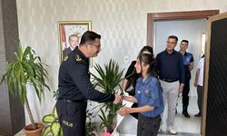 Kahta'da polisten 23 Nisan'da Öğrencilere sürpriz ziyaret