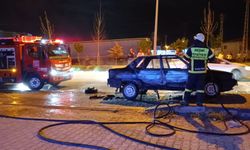 Besni'de Alkollü sürücünün yaktığı otomobil küle döndü