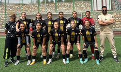 Adil Sani Konukoğlu Spor Lisesi kadın ve erkek futbol takımları Türkiye finallerinde 