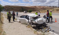 Adıyaman'da kamyonla çarpışan otomobilin sürücüsü öldü