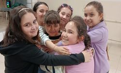 Depremzede Zeynep Duru’ya Ünye’de sürpriz veda partisi