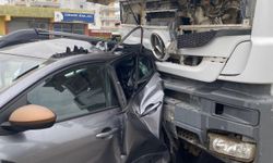 Diyarbakır'da 3 aracın karıştığı kazada 11 kişi yaralandı