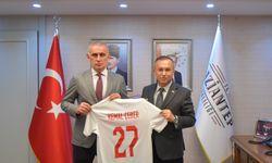 Valisi Çeber'den kentte milli maç için söz aldık