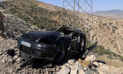 Şarampole devrilen araçtaki 3 kişi öldü, 3 kişi yaralandı