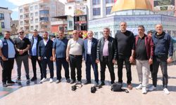 Kilis'te gazeteciler İsrail'in 212 meslektaşını öldürmesini kameralarını yere bırakarak protesto etti