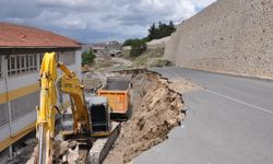 Mardin'de bir kısmı çöken yolda çalışma başlatıldı