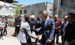 Tükenmez, Eruh'ta köy ziyaretlerinde bulundu