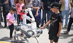 Jandarmanın yeni yardımcısı "robot köpek"