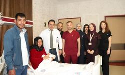 15 yıl sonra çocuk sahibi olan aile bebeğine doktorunun adını verdi
