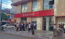 Banka müdürüne bıçak çekti kaçarken yakalandı