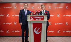 Davutoğlu ve Erbakan'dan: ‘Kişiye Özel ve Otoriter Anayasaya Hayır’
