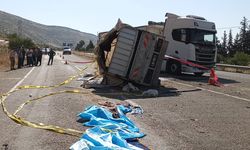 Adıyaman'da kamyonet ile otomobil çarpıştı: 1 ölü, 5 yaralı  - Videolu Haber