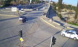 Adıyaman’da kameralara yansıyan ilginç trafik kazaları