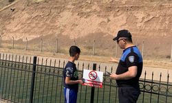 Batman'da polis ekipleri boğulmalara karşı broşür dağıttı