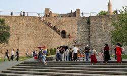 Bayram Diyarbakır'ın tarihi mekanlarını canlandırdı