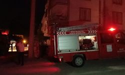 Besni’de evde çıkan yangında 15 kişi dumandan etkilendi