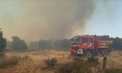 Çanakkale'de ormanlık alana sıçrayan yangına müdahale ediliyor