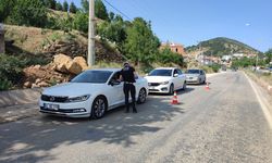 Çelikhan'da emniyet ekipleri bayram uygulaması yaptı