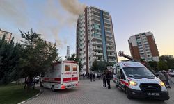 Diyarbakır'da bir binada çıkan yangına müdahale ediliyor