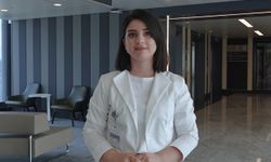 Görünüm baskısı ve psikolojik travmalar anoreksiyayı tetikleyebilir.